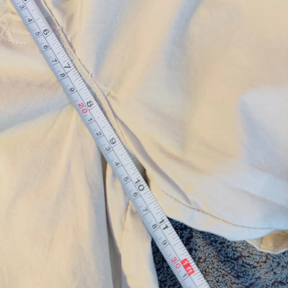 272 | New York & Company Women 12 Cotton Cuffed Chino Shorts Cream‎